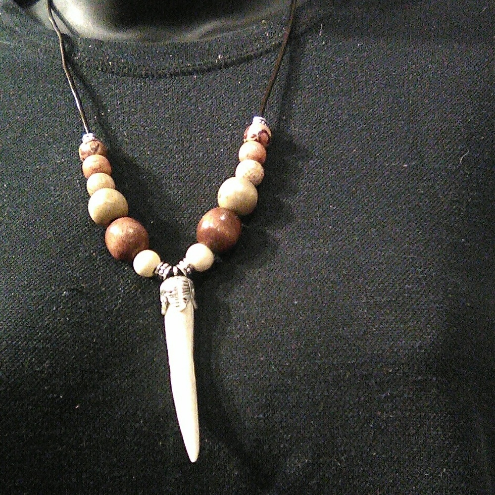 New authentic deer antler necklace